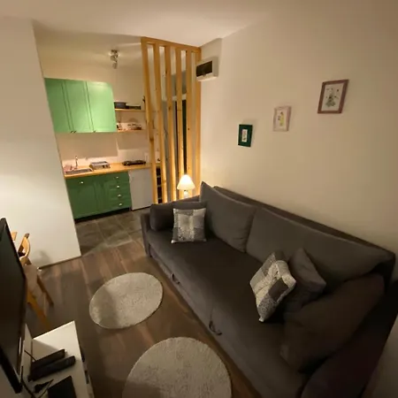 Jang Apartment